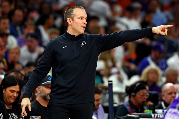 第三节40分！太阳主帅：暂停时不用多说什么 大家团结一起做到的